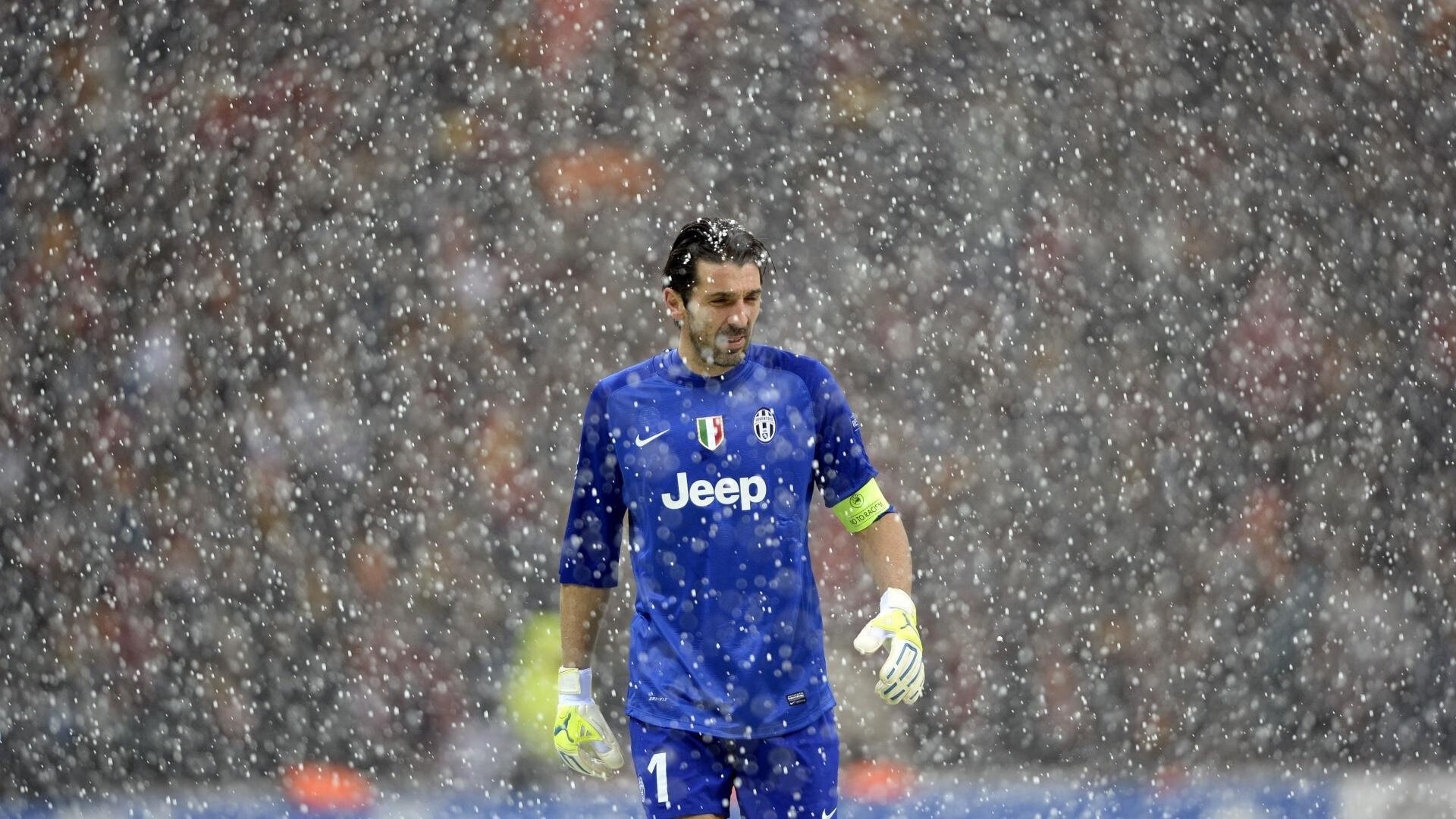 冠军球队球迷庆典直播吸引数百万观众，ultimate football club 冠军球会